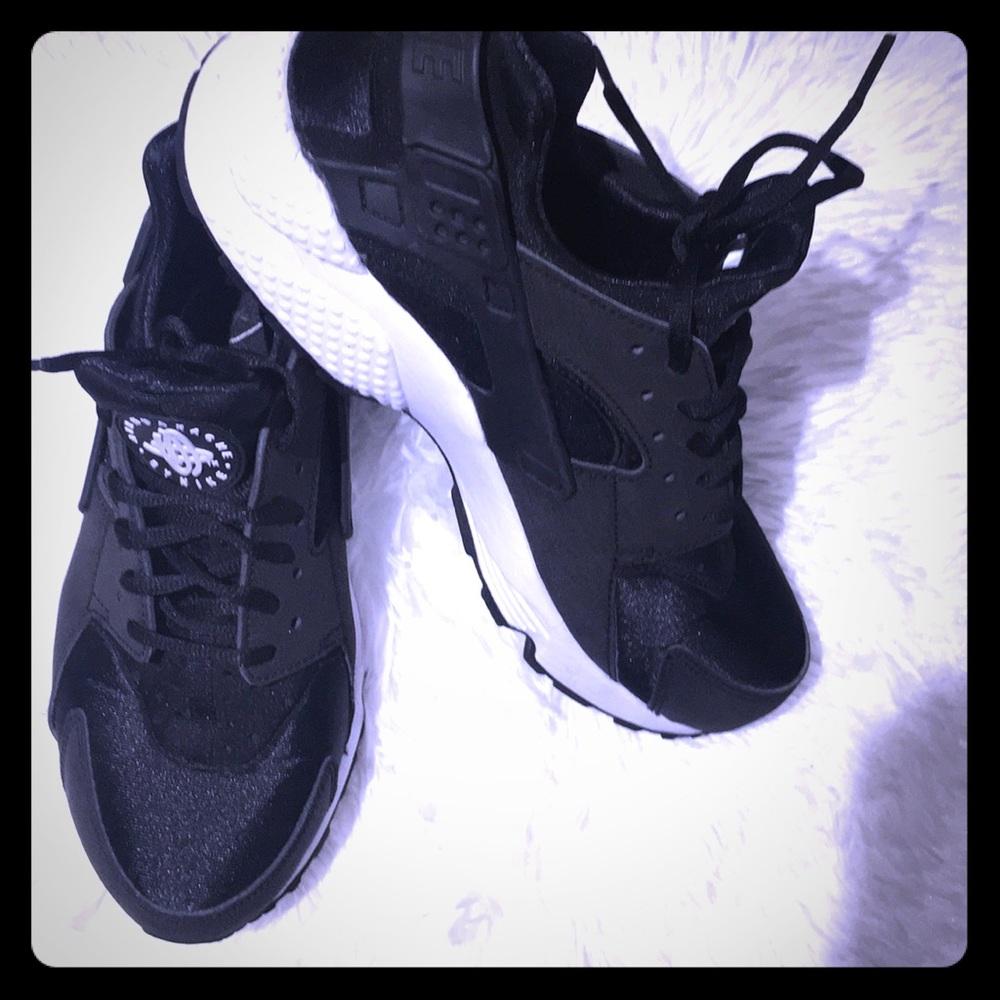 Nike Huarache women’s shoes
